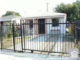 446 W Peach St, Compton, CA 90222 photo 1