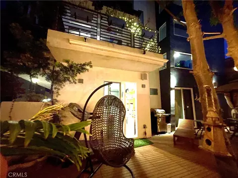2307 Vanderbilt Ln #C, Redondo Beach, CA 90278