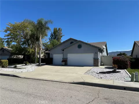 2037 Saint Emilion Ln, San Jacinto, CA 92583