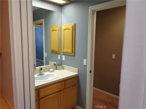Bath - 26223 Fleet Ln, Helendale, CA 92342 photo 2 of 4