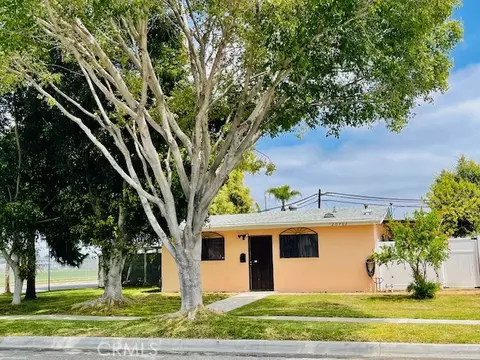 20702 Elaine Ave, Lakewood, CA 90715