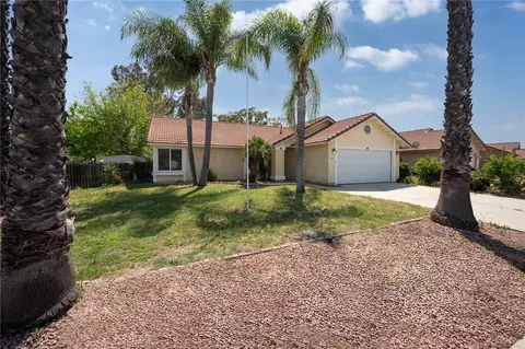 898 Digby Dr, Hemet, CA 92545