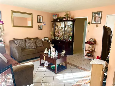 11 Eastridge Ln, Carson, CA 90745 photo 2