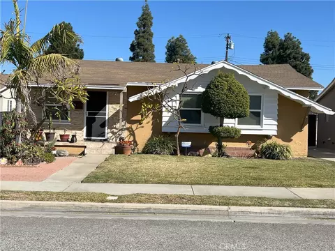 21102 Dalaman Ave, Lakewood, CA 90715