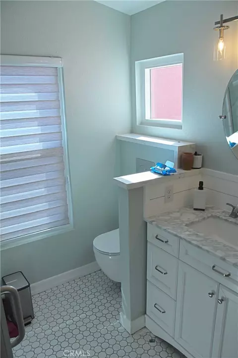 Bath - 12884 Caesar Ln, Victorville, CA 92392 photo 2 of 2