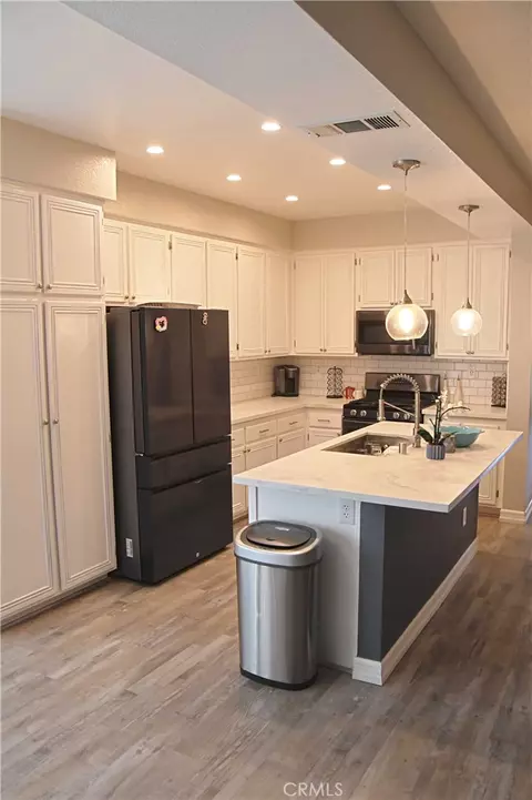 Kitchen - 12884 Caesar Ln, Victorville, CA 92392 photo 1 of 2