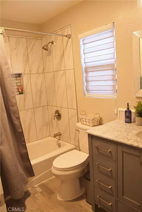 Bath - 12884 Caesar Ln, Victorville, CA 92392 photo 1 of 2