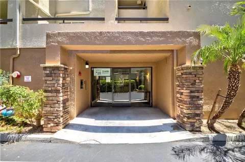 21450 Burbank Blvd #211, Woodland Hills, CA 91367