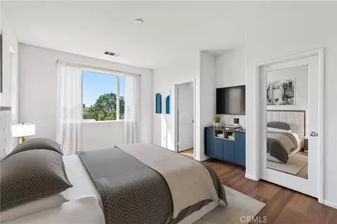 229 E 220th St, Carson, CA 90745