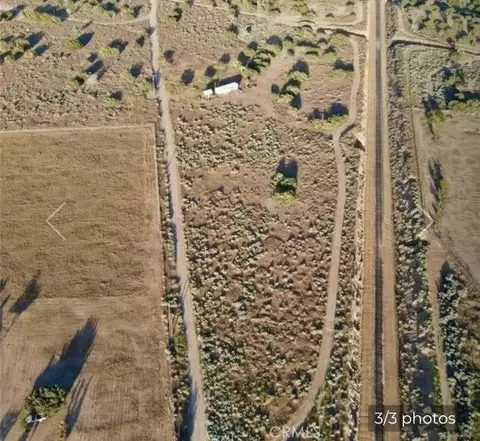 8729 Aster Rd, Oak Hills, CA 92344