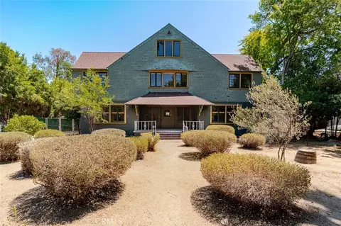 696 Saint John Ave, Pasadena, CA 91105