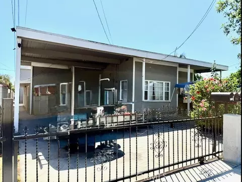8746 Chester St, Paramount, CA 90723