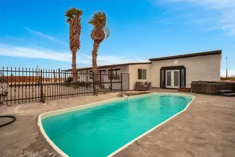 Exterior - 3737 Meriwether Rd, Twentynine Palms, CA 92277 photo 4 of 6