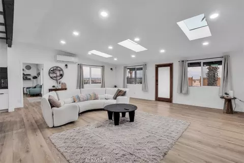 Living - 3737 Meriwether Rd, Twentynine Palms, CA 92277 photo 1 of 4