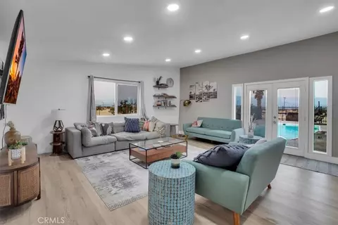 Living - 3737 Meriwether Rd, Twentynine Palms, CA 92277 photo 3 of 4