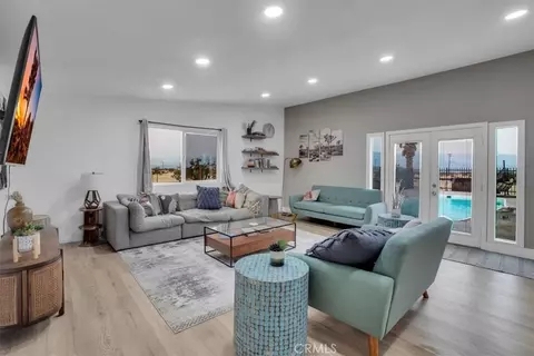 Living - 3737 Meriwether Rd, Twentynine Palms, CA 92277 photo 2 of 3
