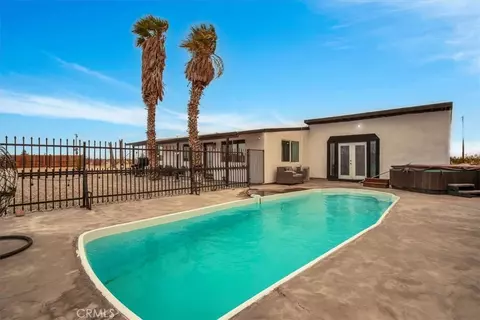 Exterior - 3737 Meriwether Rd, Twentynine Palms, CA 92277 photo 4 of 6