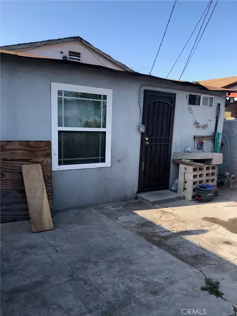 Exterior - 1512 W 152nd St, Compton, CA 90220 photo 2 of 4