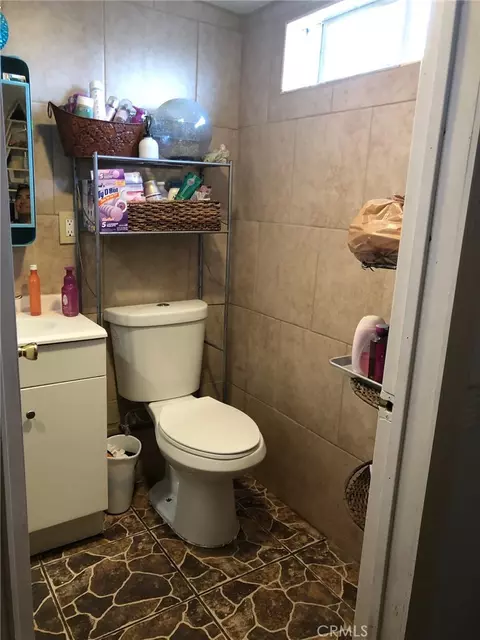 Bath - 1512 W 152nd St, Compton, CA 90220 photo 1 of 1