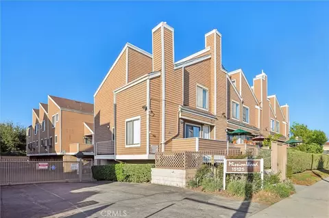 15125 Nordhoff St #19, North Hills, CA 91343