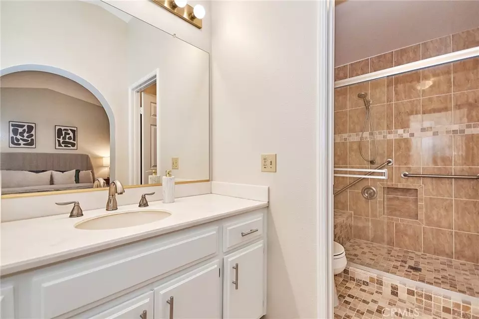 Bath - 11444 Stapleton Ct, Cerritos, CA 90703 photo 2 of 4