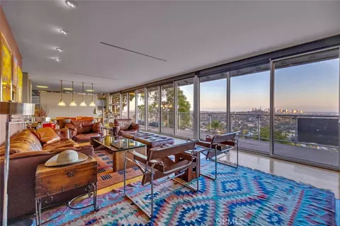 4022 Braeburn Way, Los Angeles, CA 90027