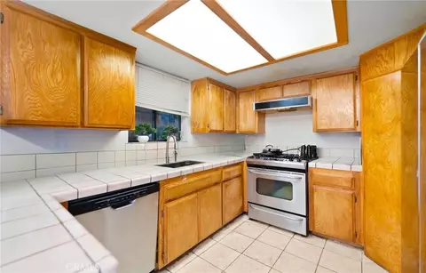 Kitchen - 7371 Lyons, Hesperia, CA 92345 photo 2 of 2