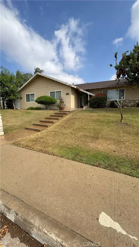 3623 Redlands, Bakersfield, CA 93306