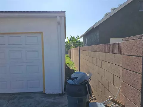 332 127 St, Los Angeles, CA 90061