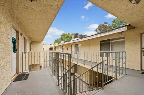 7035 Woodley #205, Van Nuys, CA 91406