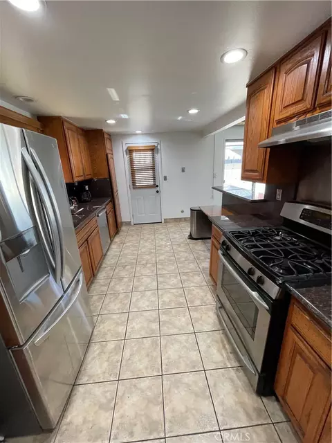 Kitchen - 19426 Belshaw, Carson, CA 90746 photo 2 of 2