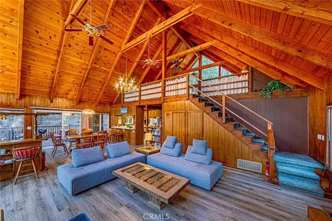 Living - 5522 Acorn, Wrightwood, CA 92397 photo 2 of 4