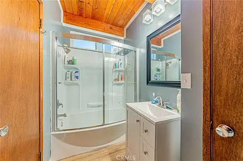 Bath - 5522 Acorn, Wrightwood, CA 92397 photo 3 of 3