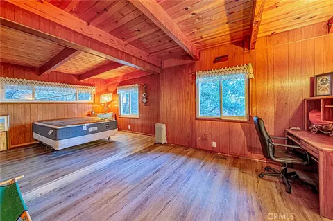 Bedroom - 5522 Acorn, Wrightwood, CA 92397 photo 3 of 3