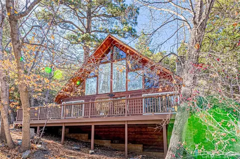 Exterior - 5522 Acorn, Wrightwood, CA 92397 photo 10 of 14