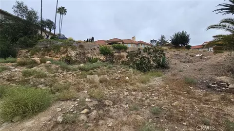 1822 Loma Roja, Santa Ana, CA 92705