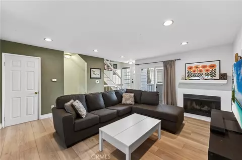 107 W W Spg #C, Long Beach, CA 90806 photo 2