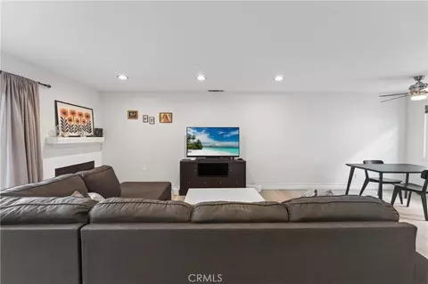 107 W W Spg #C, Long Beach, CA 90806 photo 4