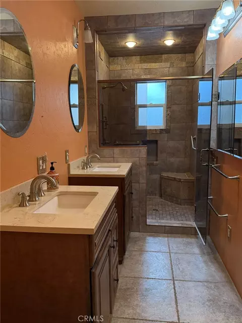Bath - 18284 9th St, Bloomington, CA 92316 photo 2 of 5