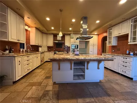 Kitchen - 18284 9th St, Bloomington, CA 92316 photo 2 of 6