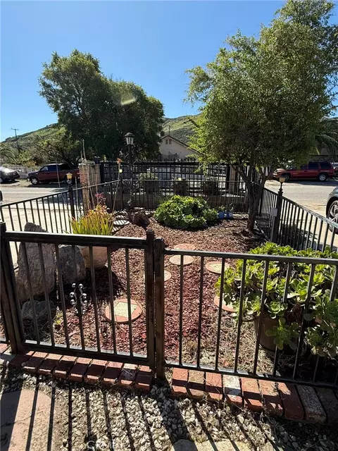 Exterior - 18284 9th St, Bloomington, CA 92316 photo 2 of 11