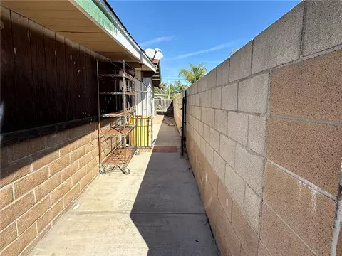 Exterior - 18284 9th St, Bloomington, CA 92316 photo 7 of 11