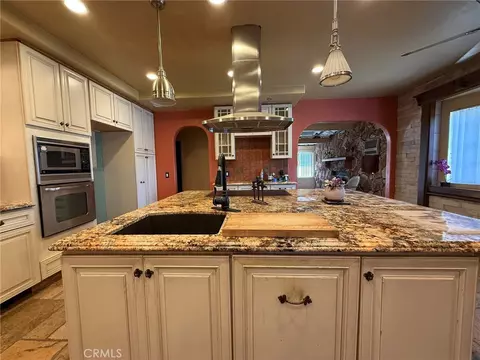 Kitchen - 18284 9th St, Bloomington, CA 92316 photo 5 of 6