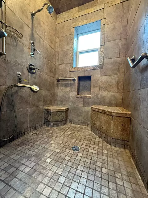 Bath - 18284 9th St, Bloomington, CA 92316 photo 4 of 5