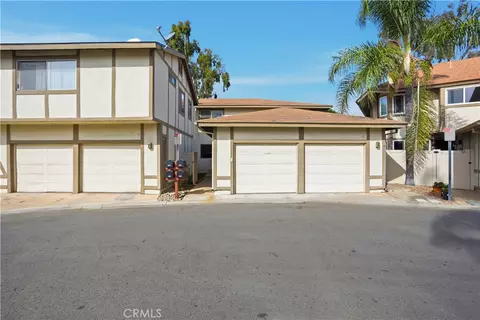952 Pinyon Ct, Ontario, CA 91762