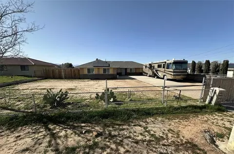 11922 Calcite Ave, Hesperia, CA 92345