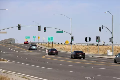 800 52nd St W, Rosamond, CA 93560