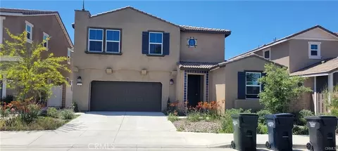833 Half Moon Ave, Redlands, CA 92374