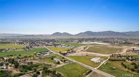 0 Contour, Nuevolakeview, CA 92567 photo 11