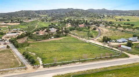 0 Contour, Nuevolakeview, CA 92567 photo 4